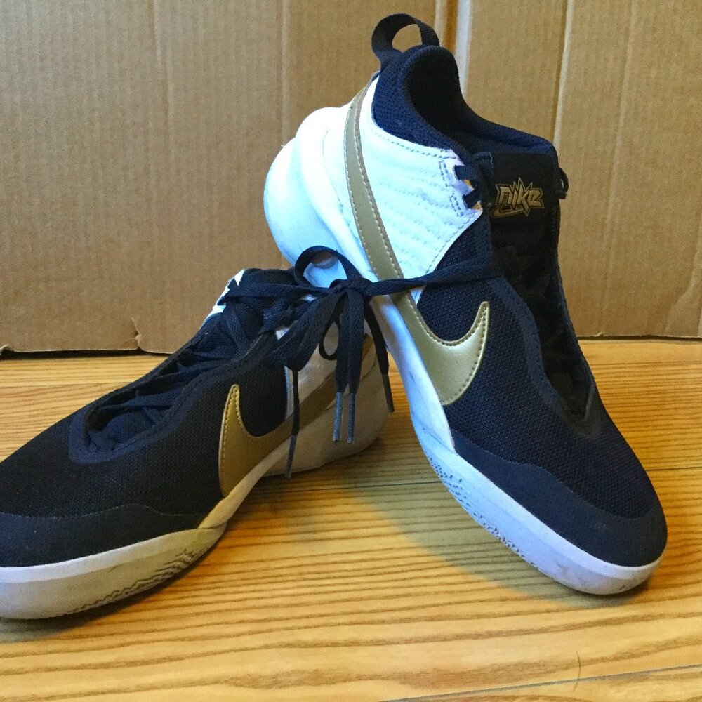 Nike Hustle DX SU21 Size 5.5